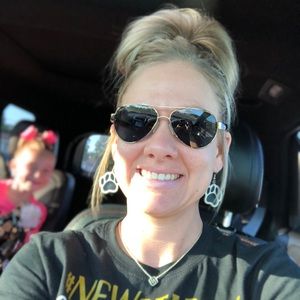 Meet your Posher, Cortney